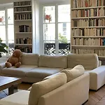 Triplex In Paris Center