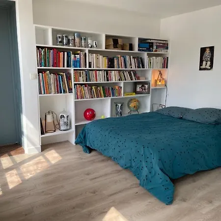 Apartment Triplex In Center Paris